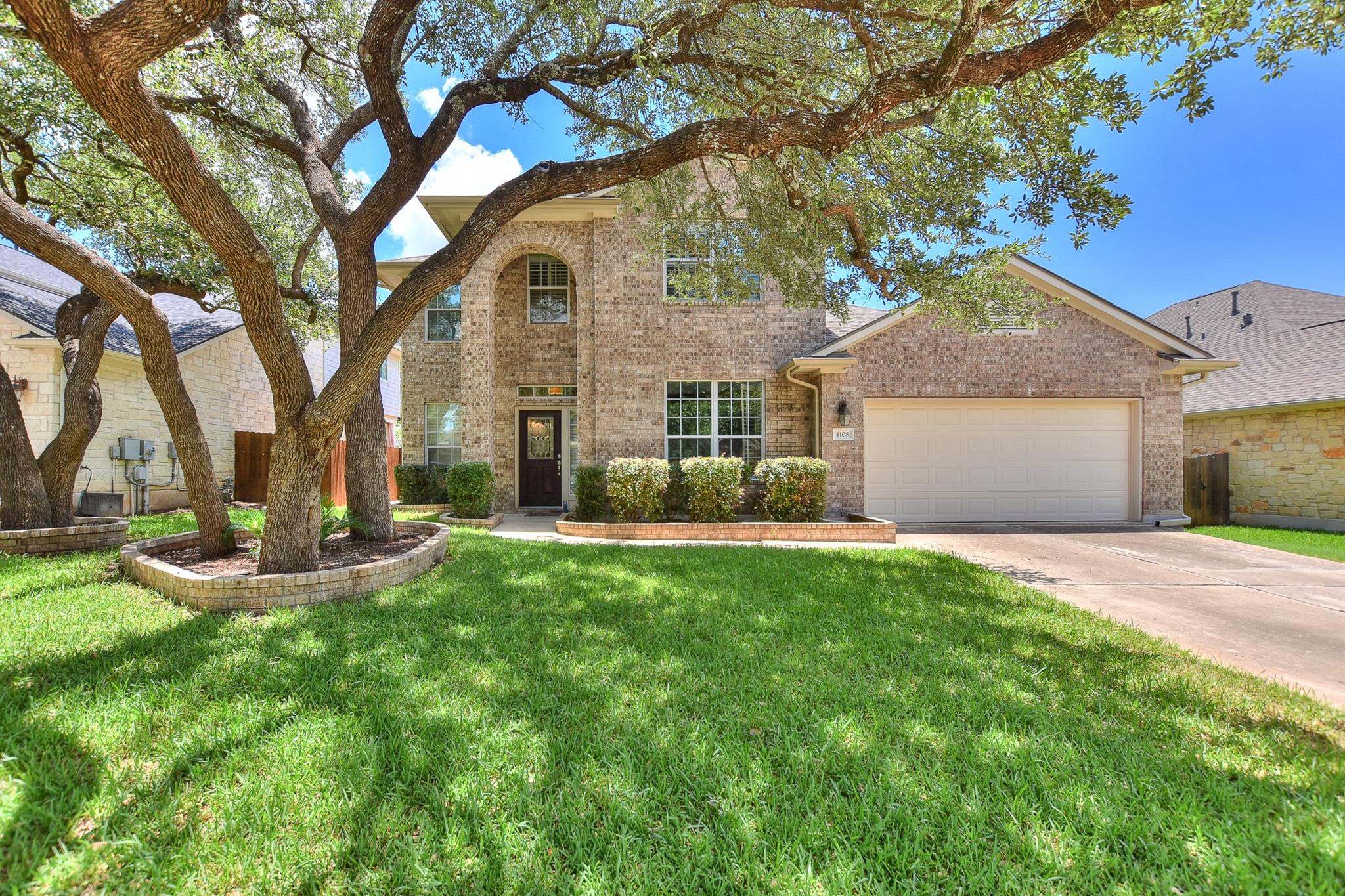 Listing photo 1 of 1108  Ritter Dr