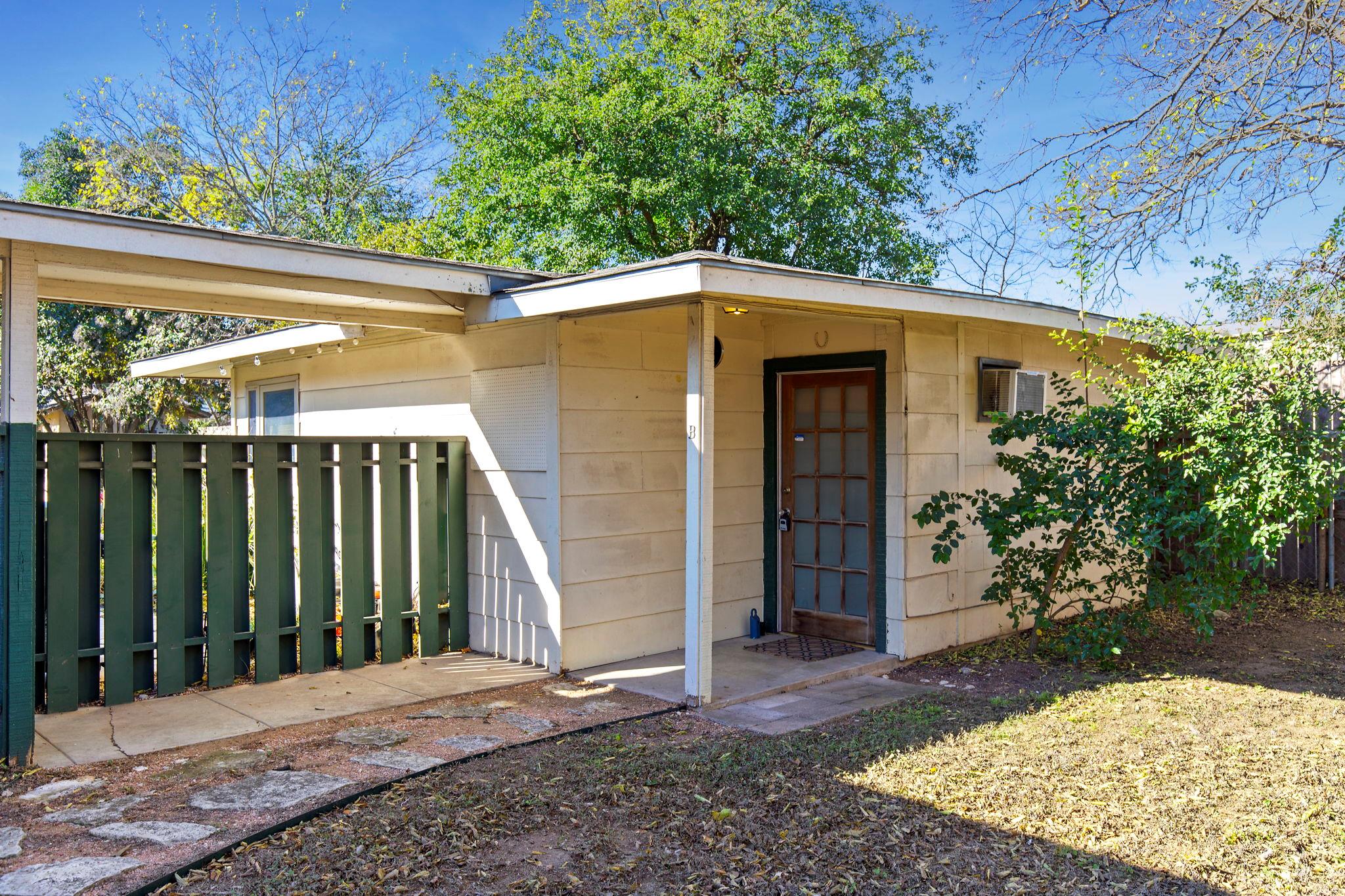 Listing photo 1 of 7808  Watson St  #B