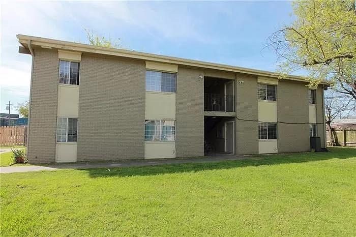 Ảnh nhà đang rao bán 1 của 7206  Twin Crest Dr  #102