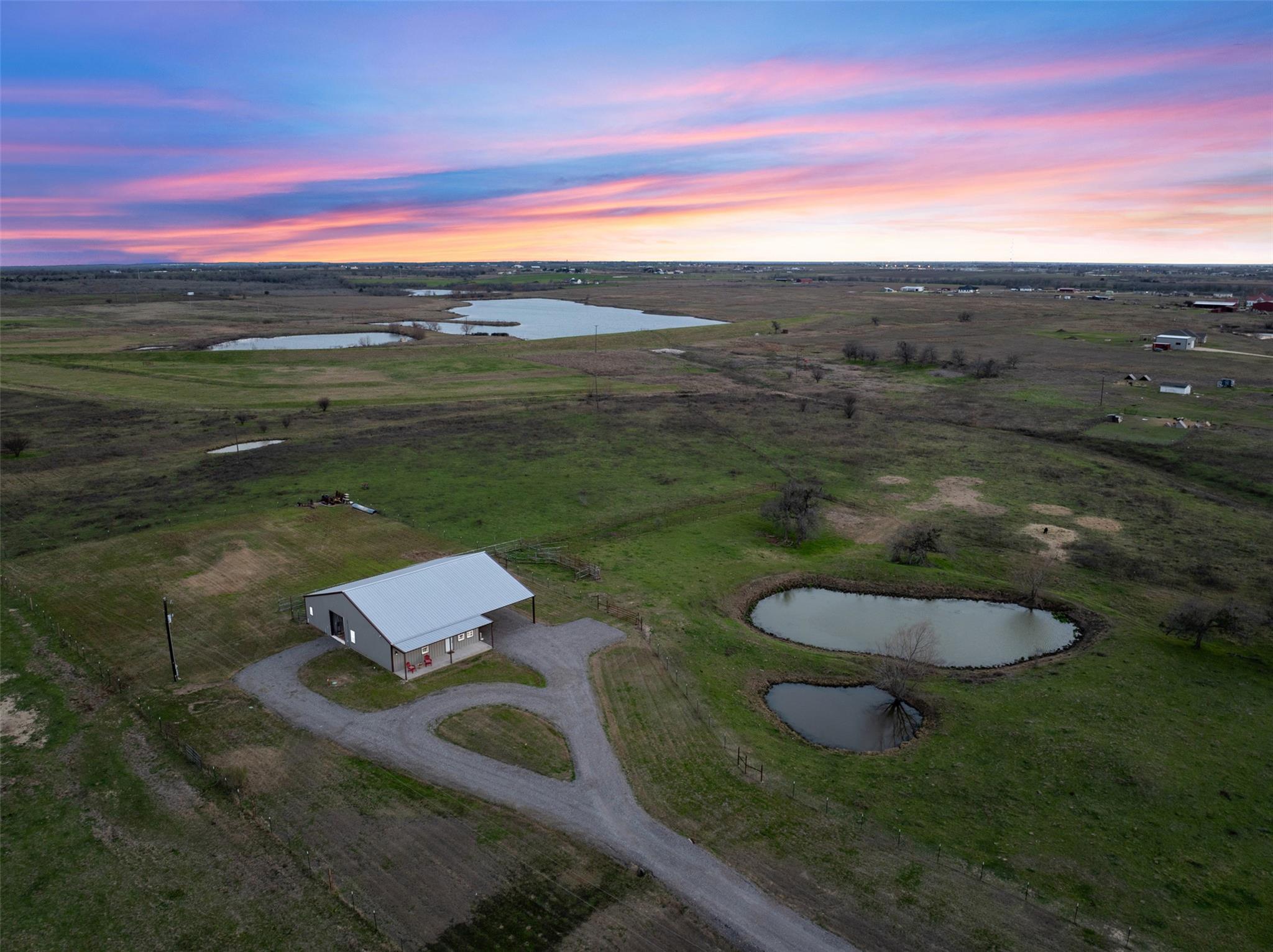 Listing photo 1 of 700  County Road 466 None