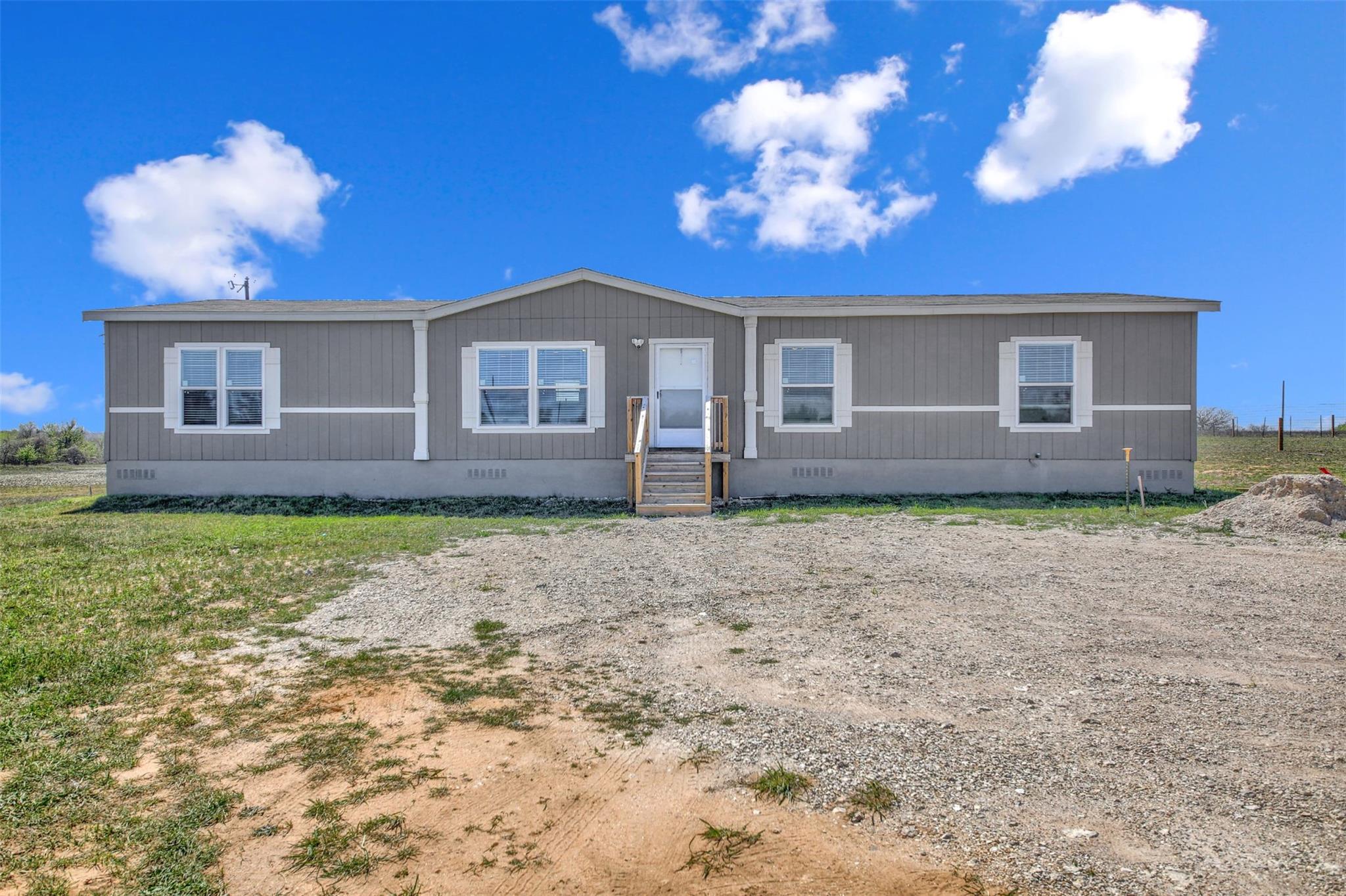 Manufactured / mobile home with crawl space