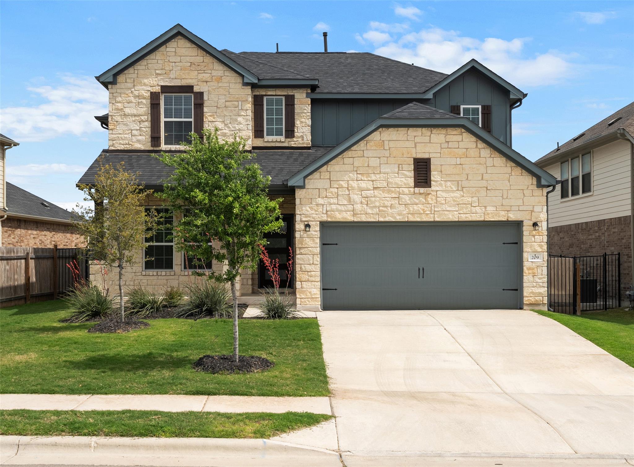 Listing photo 1 of 209  Mira Mesa Dr