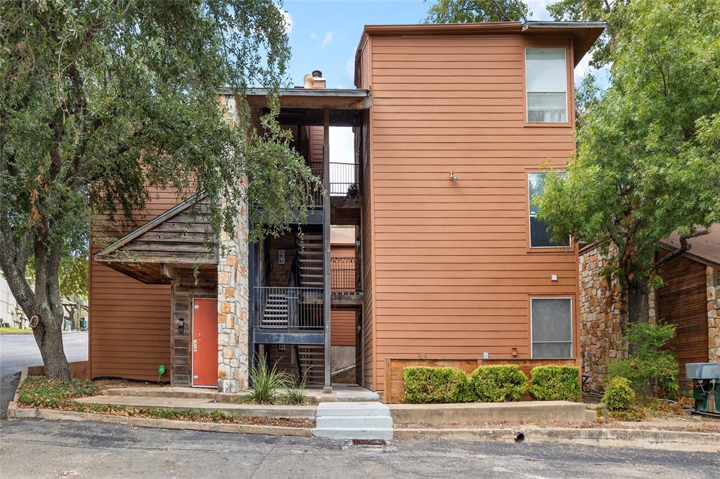 Listing photo 1 of 6903  Deatonhill Dr  #2