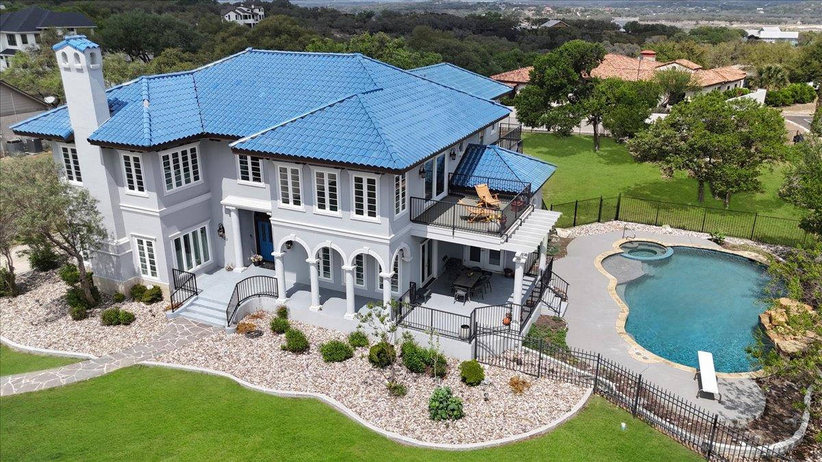 829  Kings Point Dr 매물 사진 1