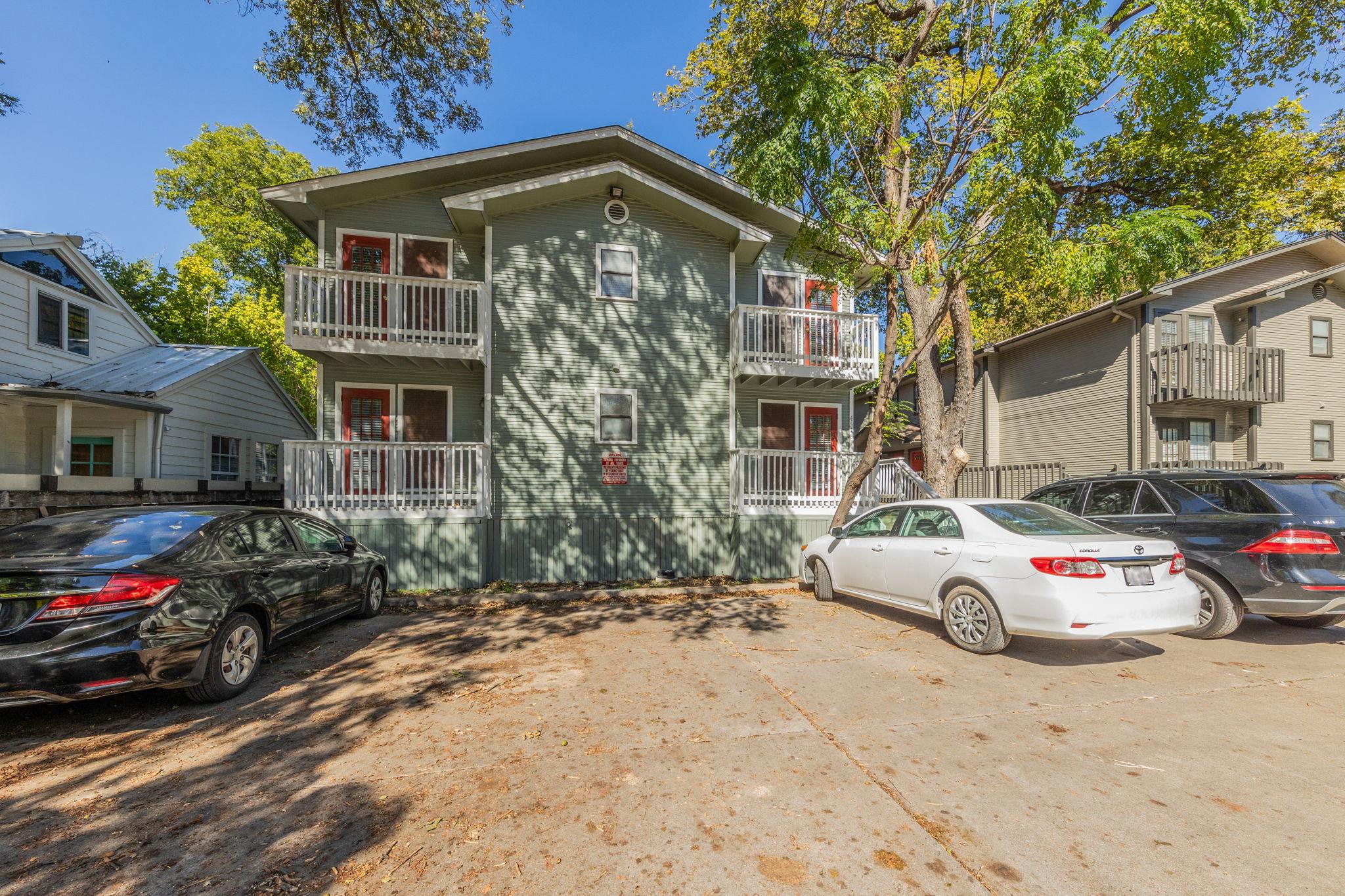 Listing photo 1 of 4518  Speedway None  #B
