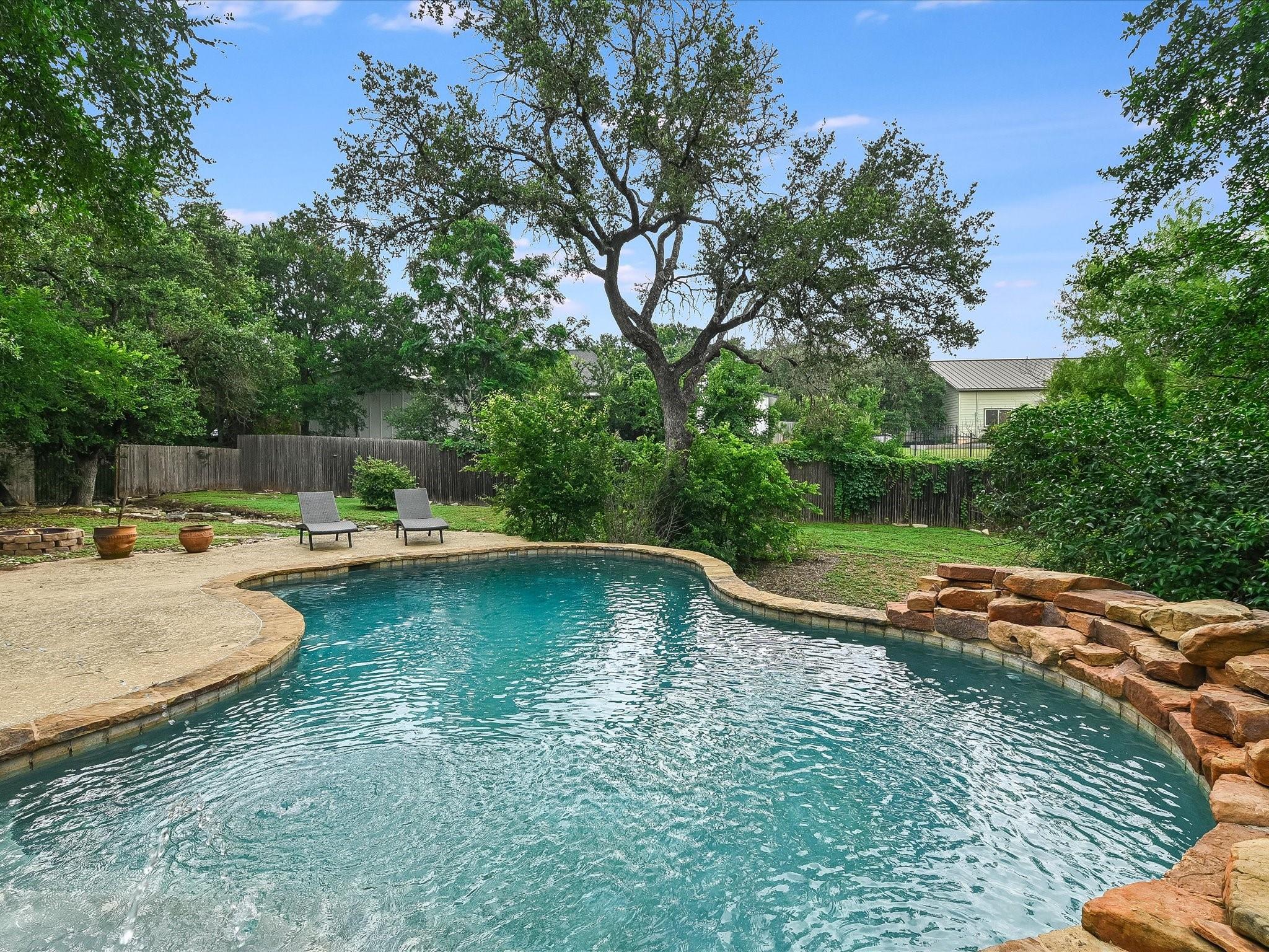Listing photo 1 of 15214  Nightingale Ln