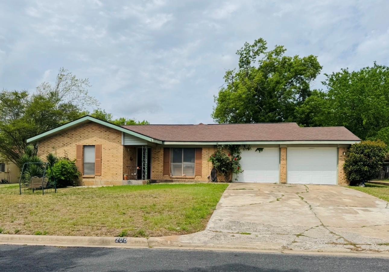 Listing photo 1 of 206  Loesch Dr