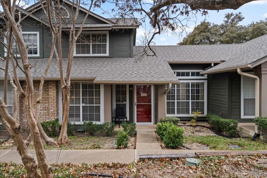 Listing photo 1 of 1015 E Yager Ln  #18