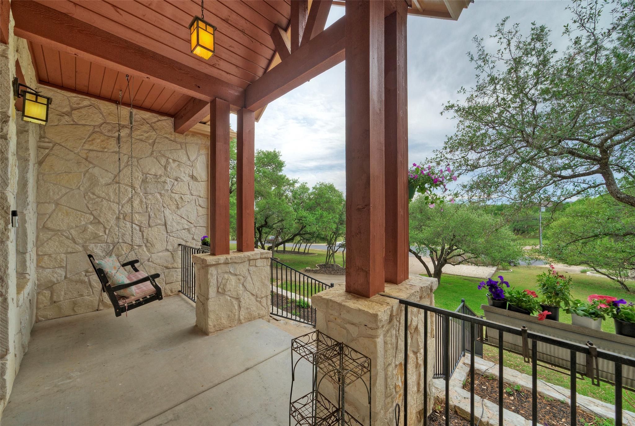 Listing photo 1 of 124  Summer Oak Ct