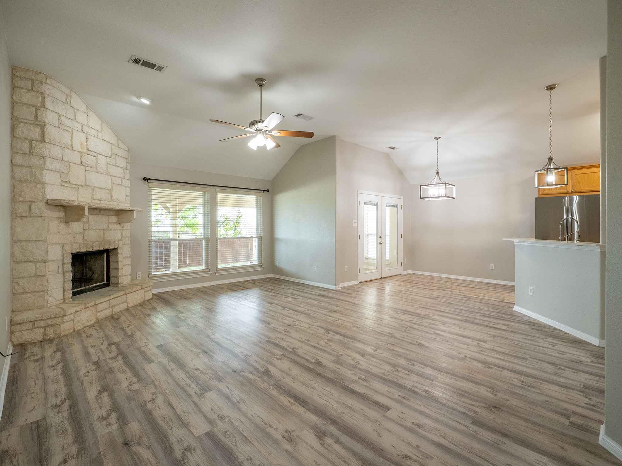 Listing photo 1 of 100  Linsey Cv