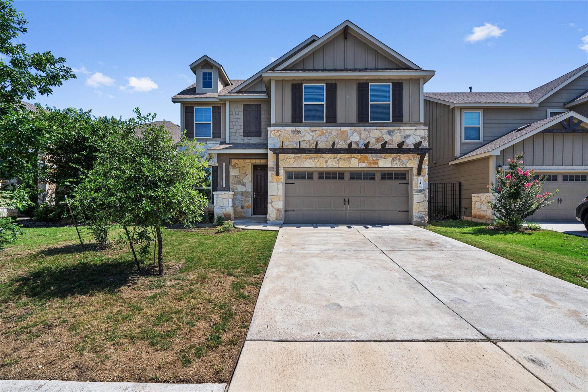 Listing photo 1 of 146  Russet Trl