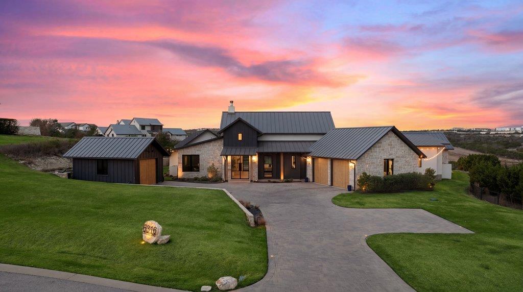 Modern inspired farmhouse featuring a standing se