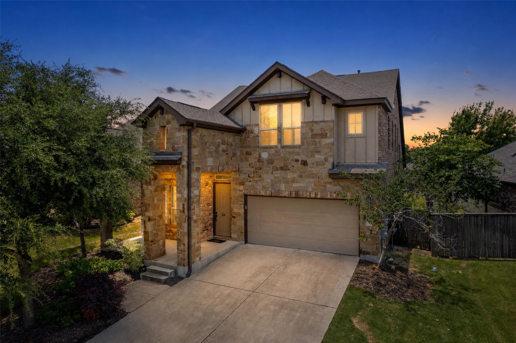 Listing photo 1 of 1008  Clearwing Cir
