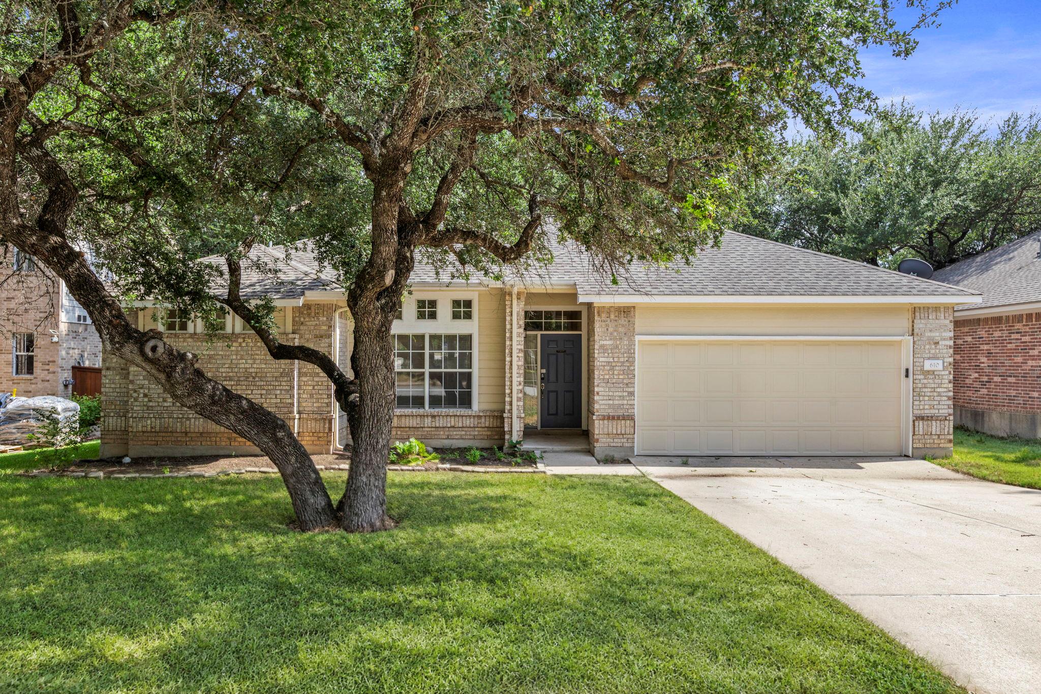 Listing photo 1 of 610  Palo Alto Ln