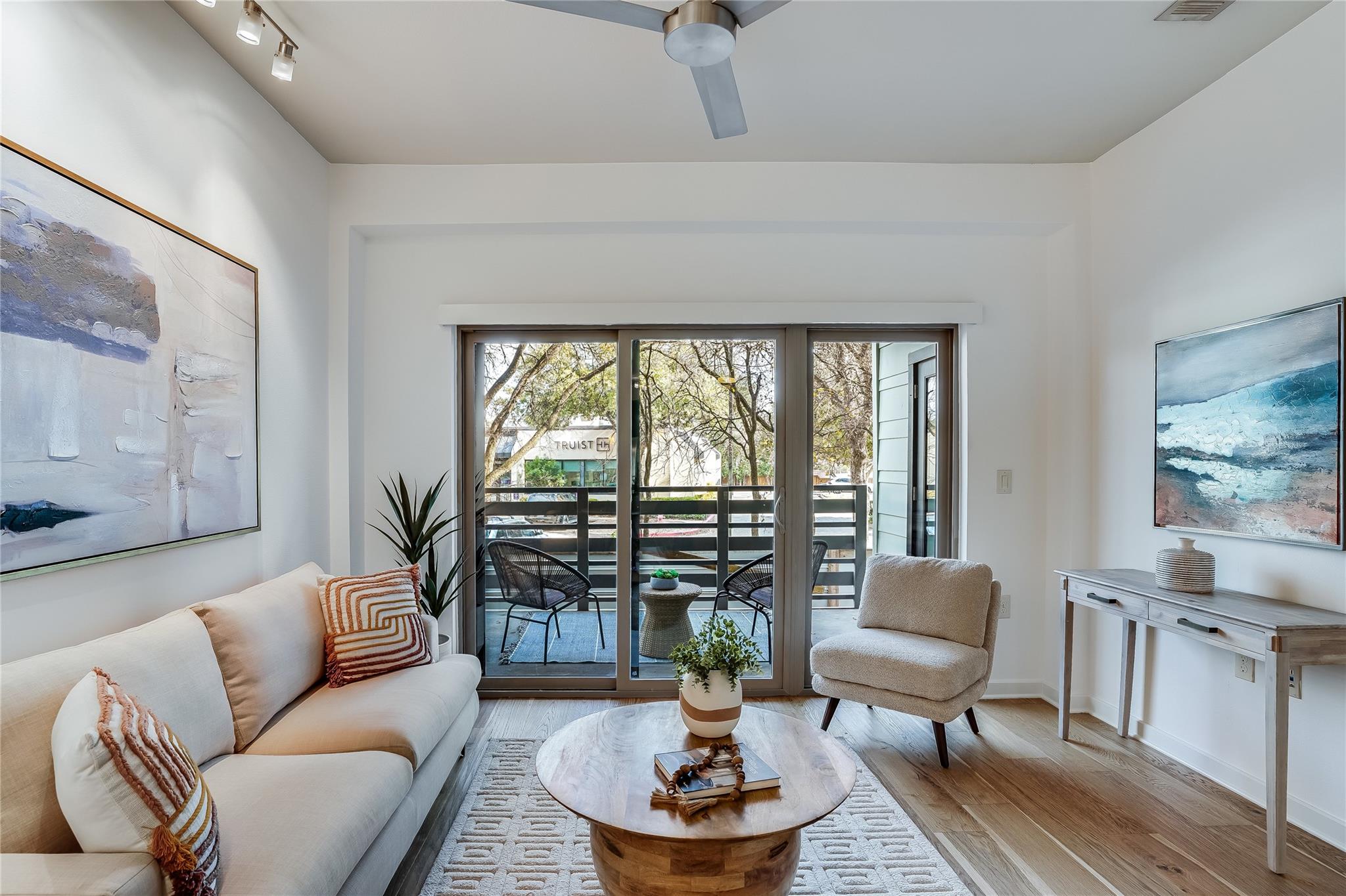 Listing photo 1 of 3600 S Lamar Blvd  #115