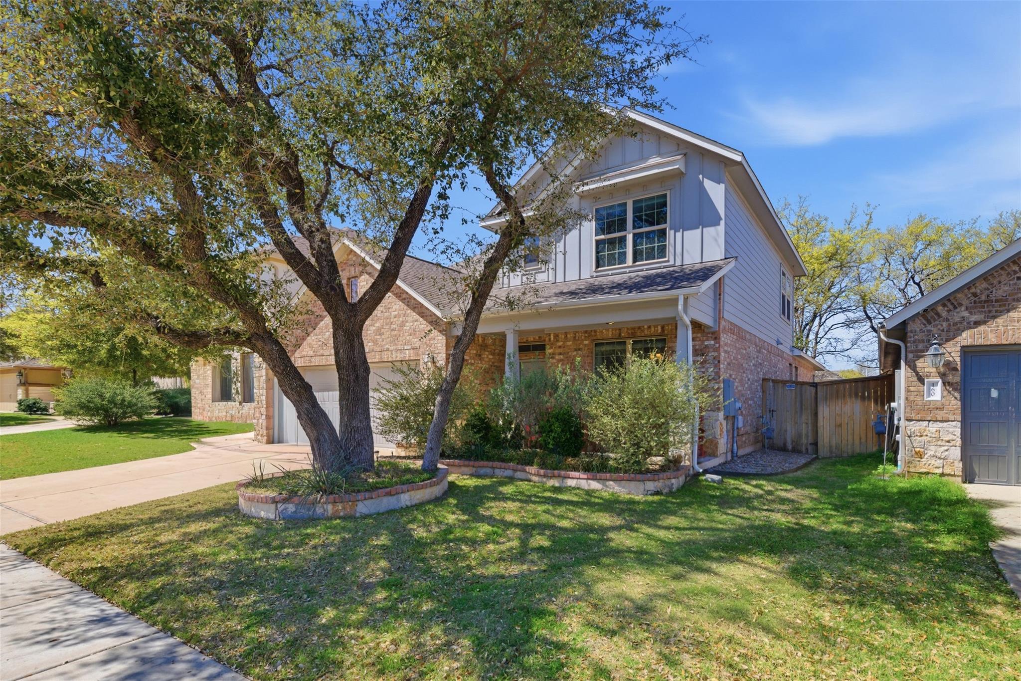 Listing photo 1 of 170  Rosling Dr