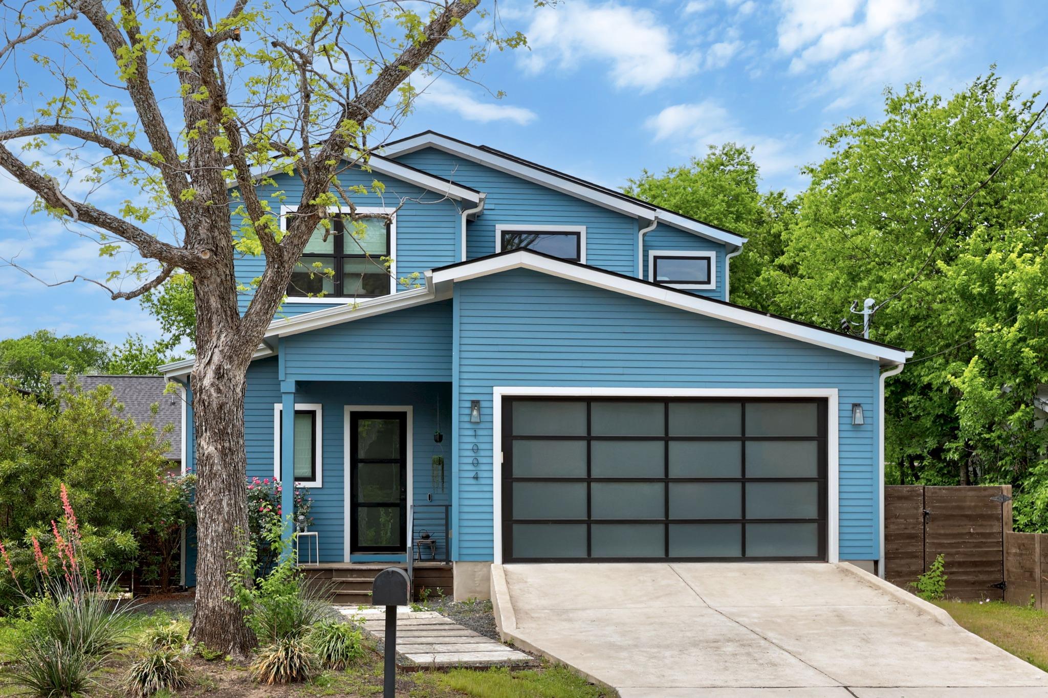 Listing photo 1 of 1004  Lott Ave