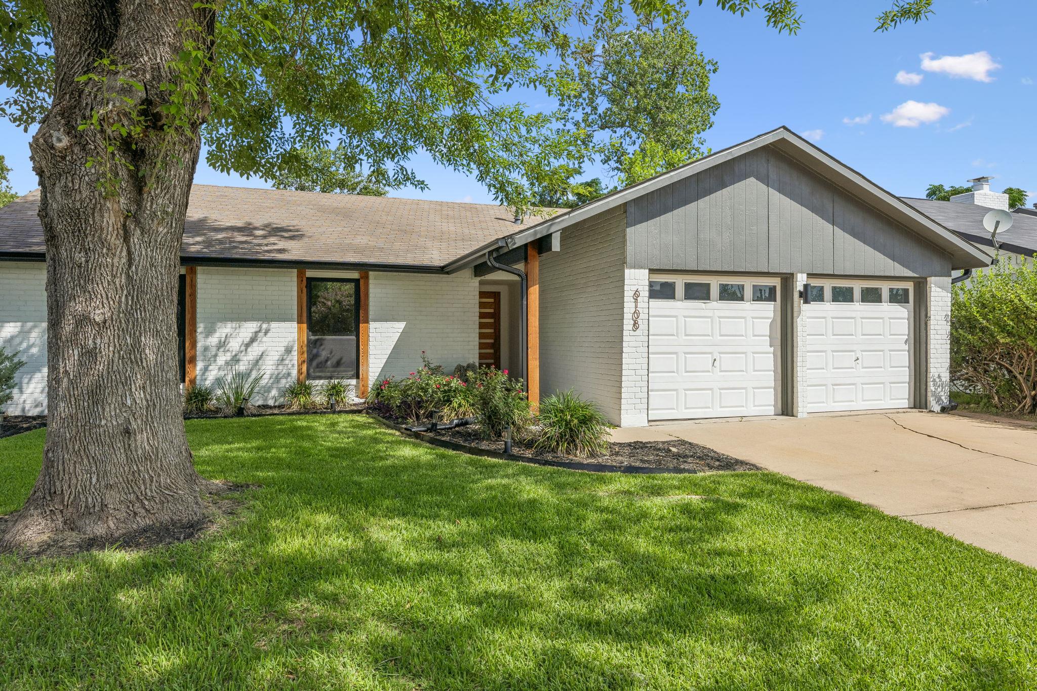 Listing photo 1 of 6108  Bridlington Cir