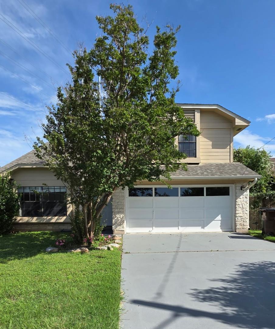 Listing photo 1 of 1701  Hunters Trl