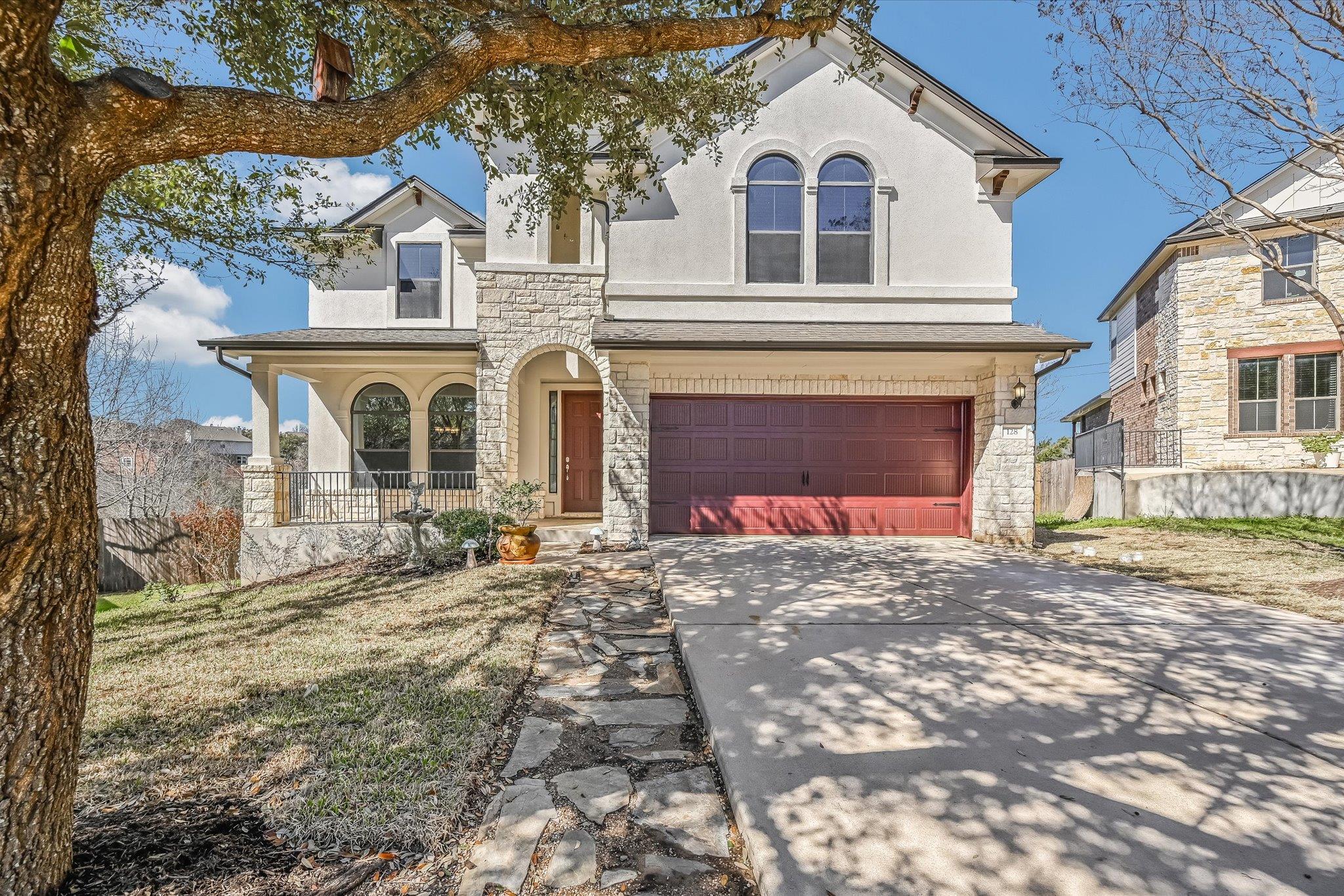 Listing photo 1 of 128 W Adelanta Pl