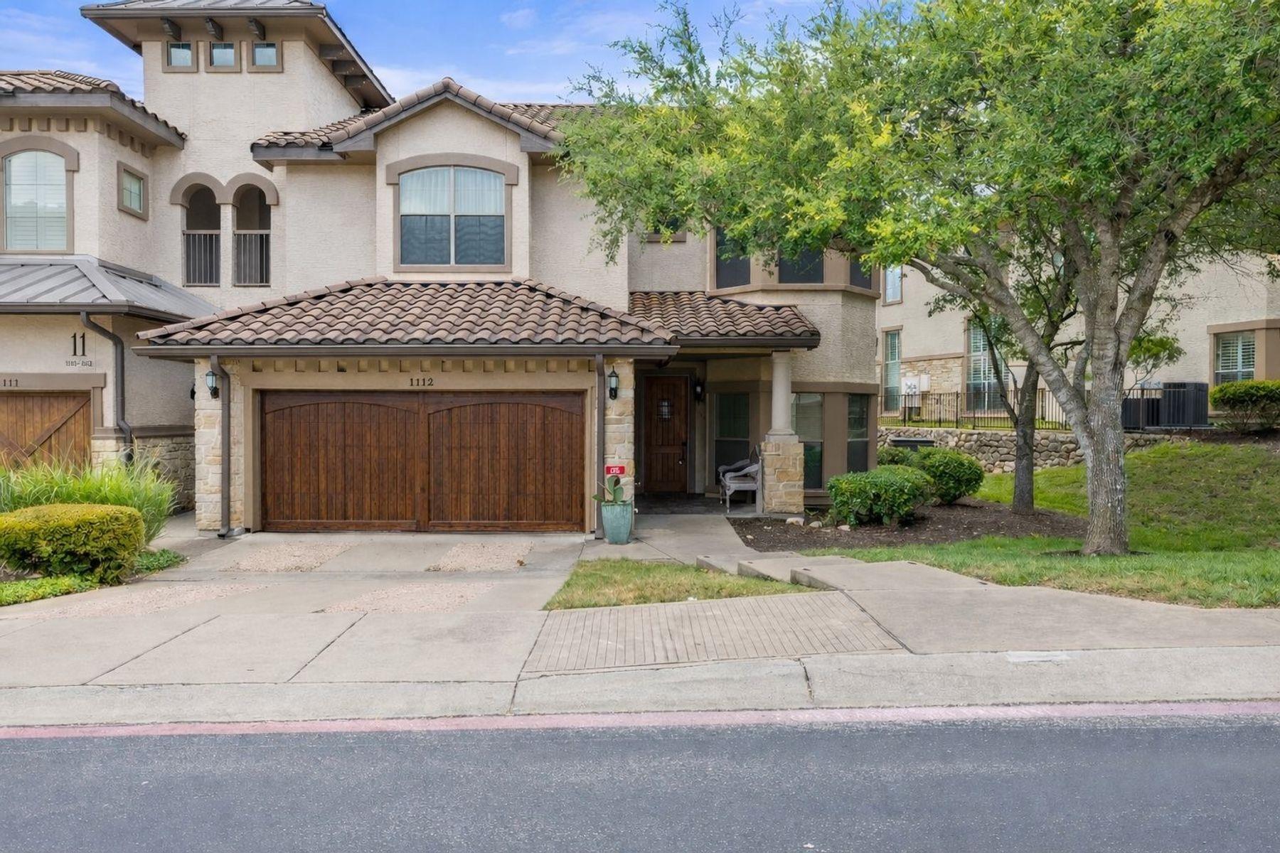 Listing photo 1 of 7800  Southwest Pkwy  #1112