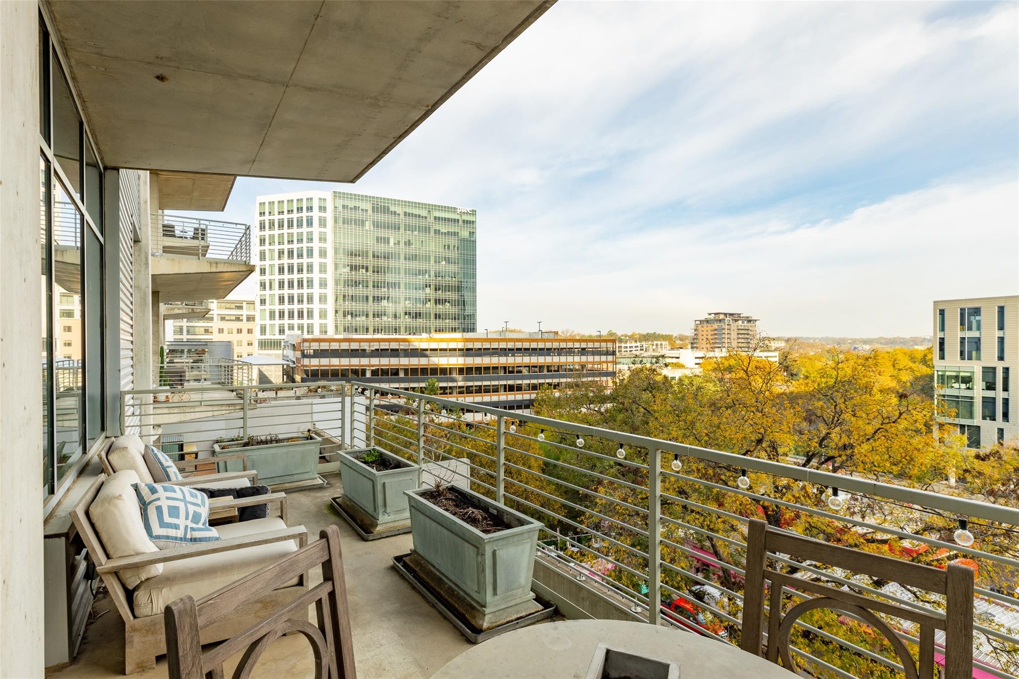 800 W 5th St  #606 매물 사진 1