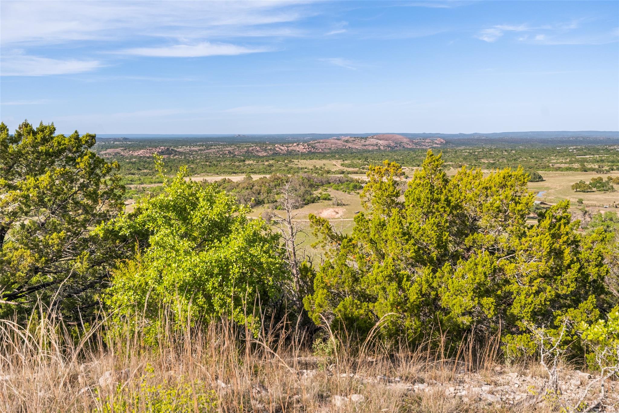 Listing photo 1 of 743  Welgehausen Rd