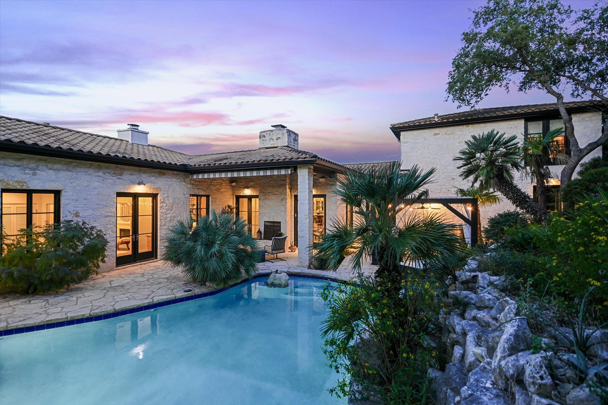 Listing photo 1 of 698  Windsong Trl