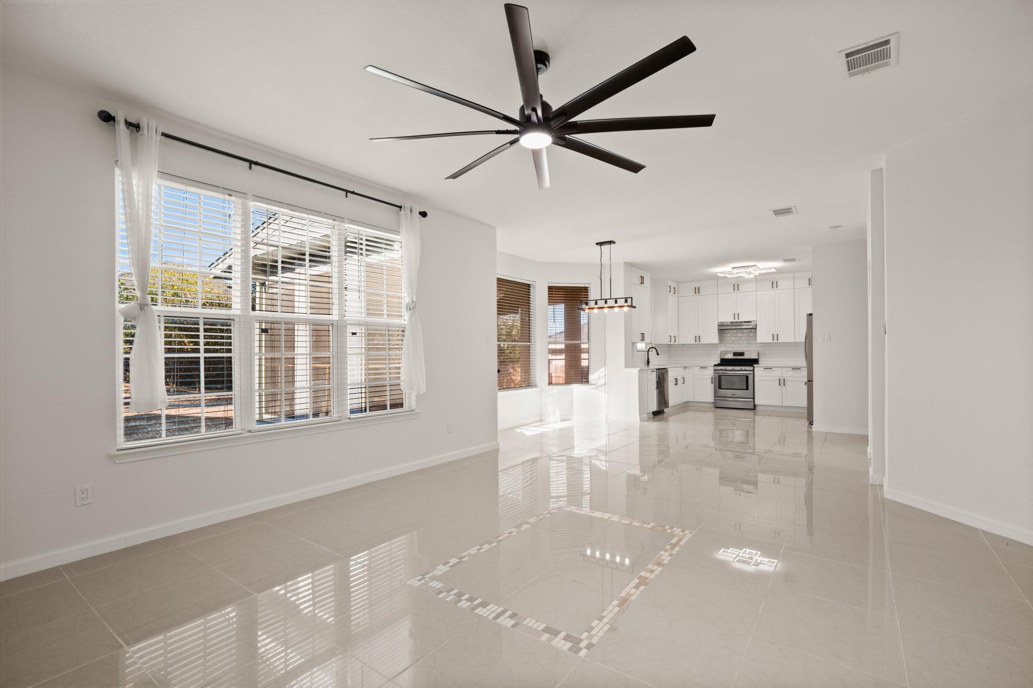 Listing photo 1 of 2011  Monica Ln