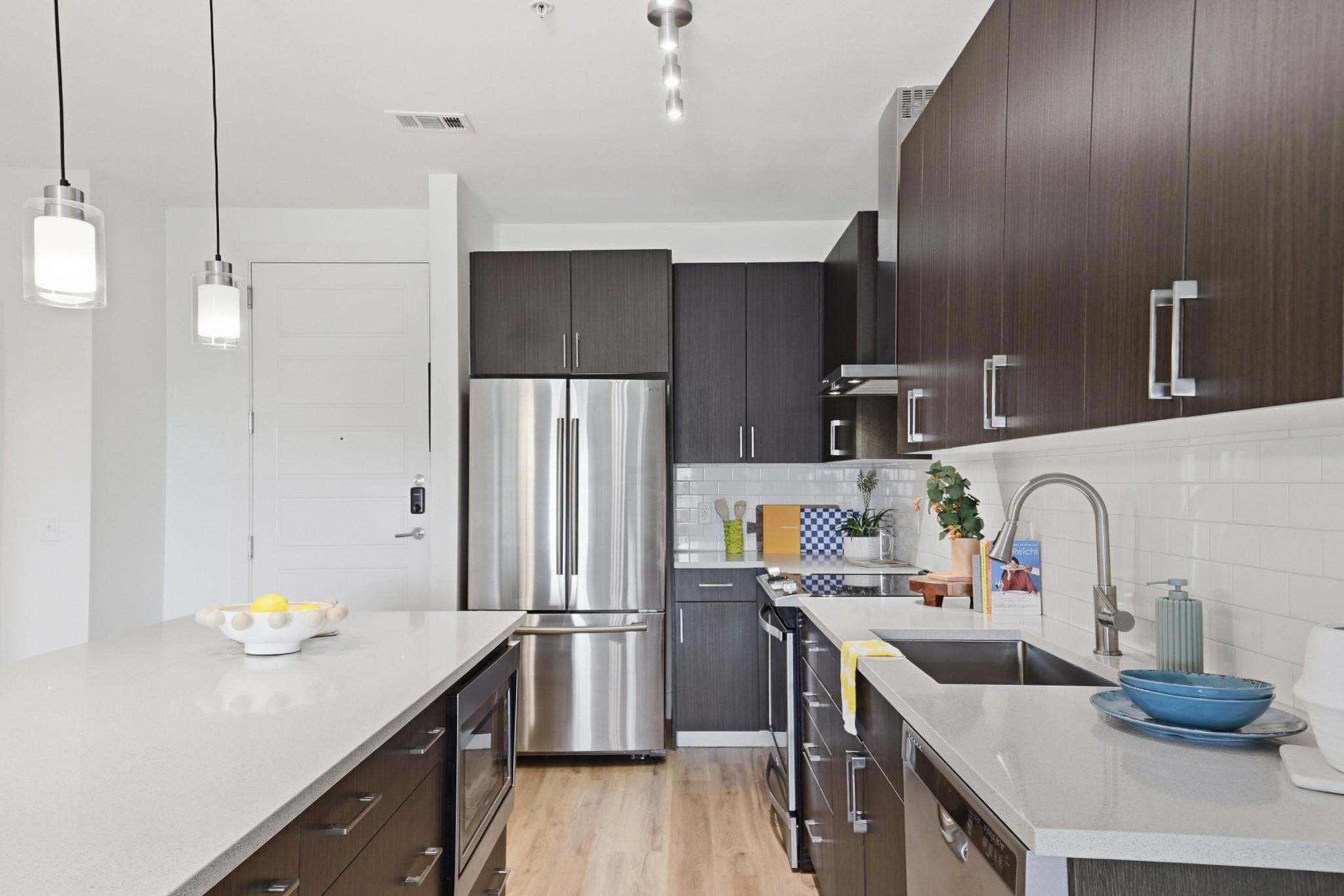Listing photo 1 of 6444  Burnet Rd  #403