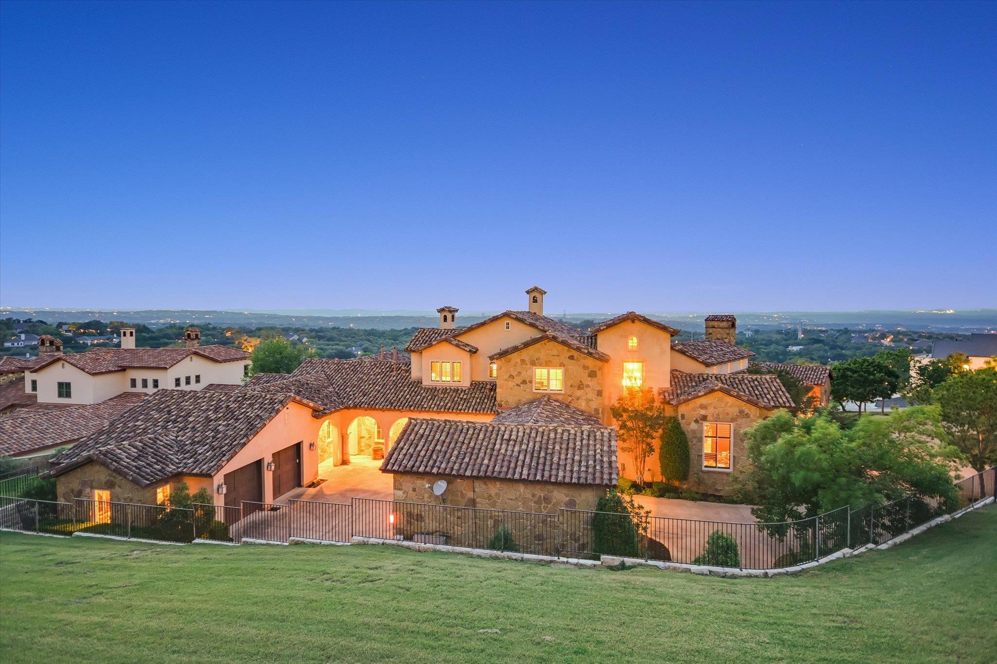 Listing photo 1 of 108  Palazza Alto Dr