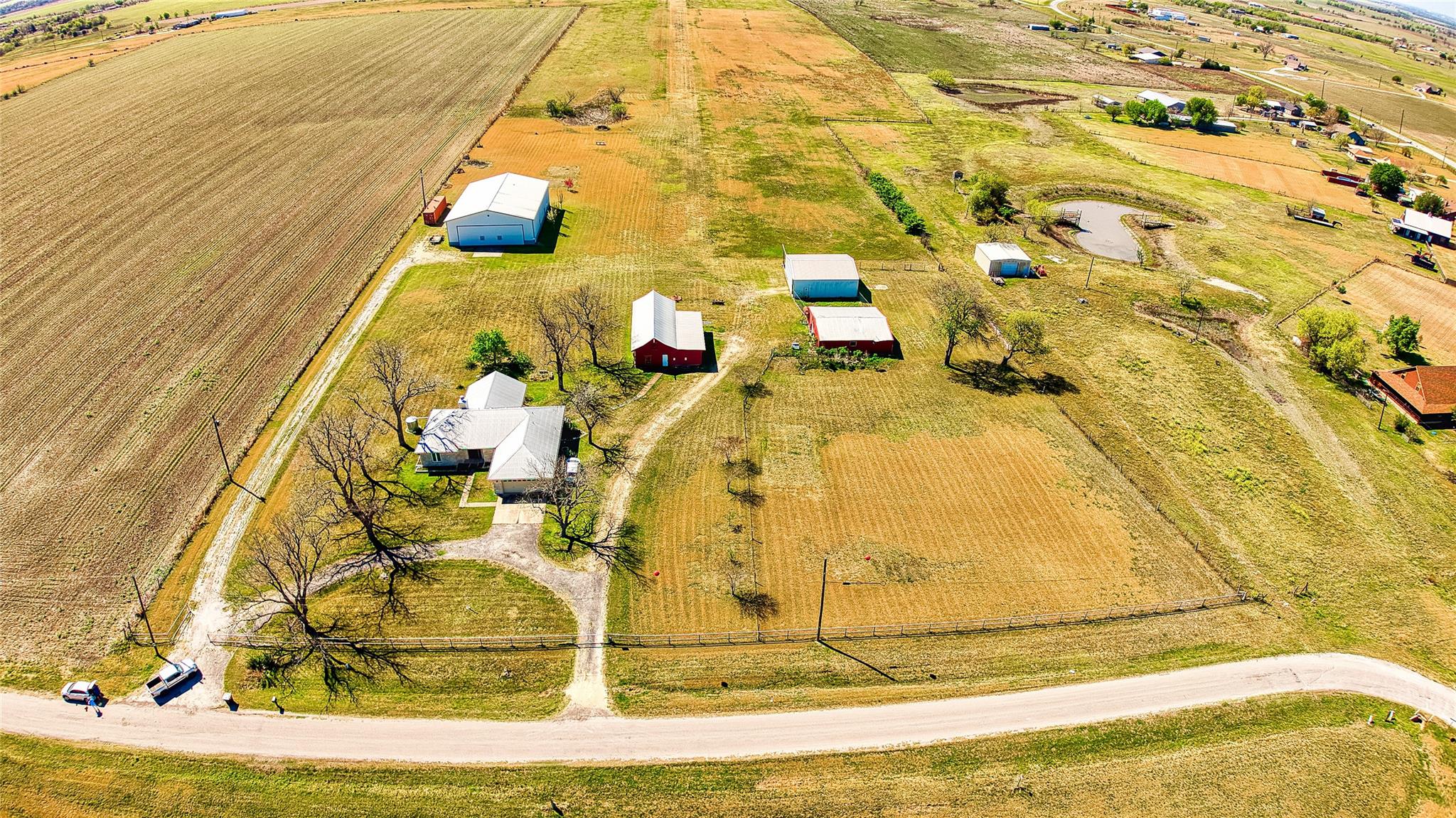 Extensive rural property featuring a main residen