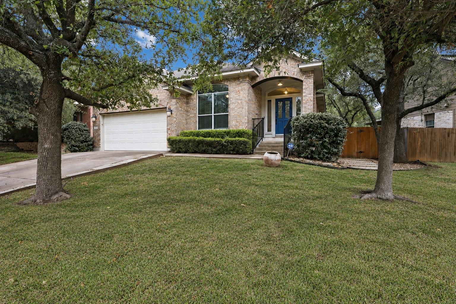 Listing photo 1 of 16505  Castletroy Dr
