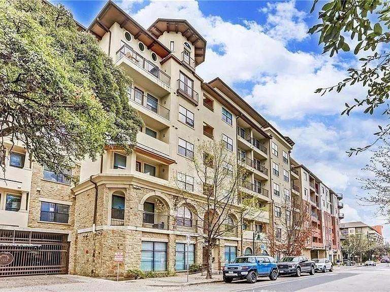 Listing photo 1 of 2505  San Gabriel St  #605