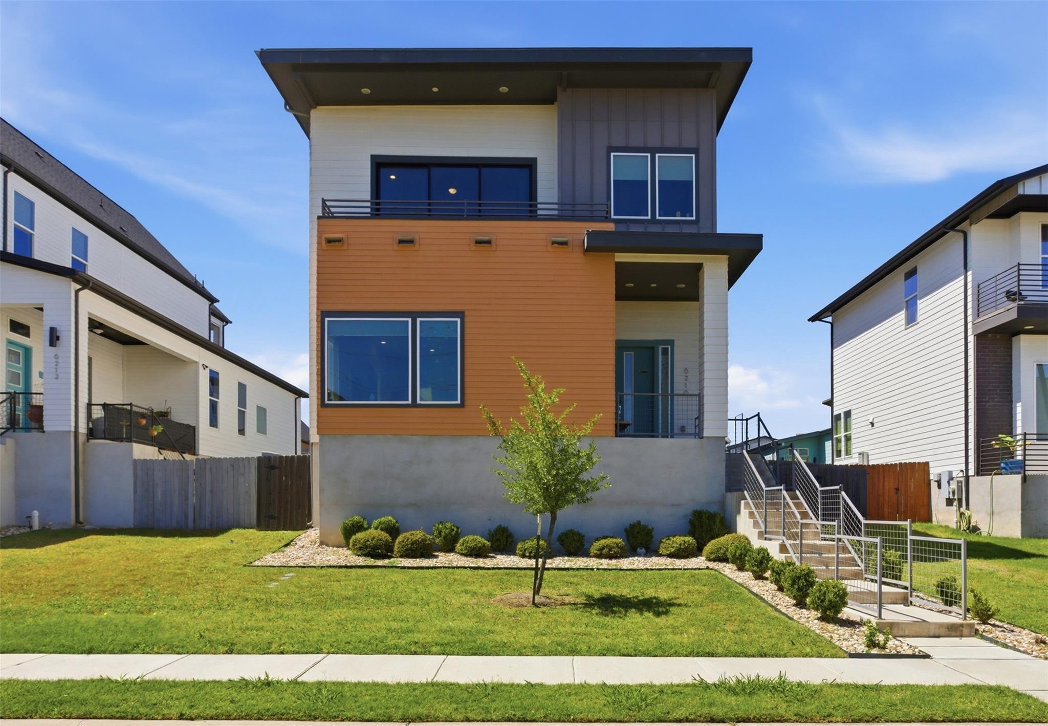 Listing photo 1 of 6216  Toscana Ave