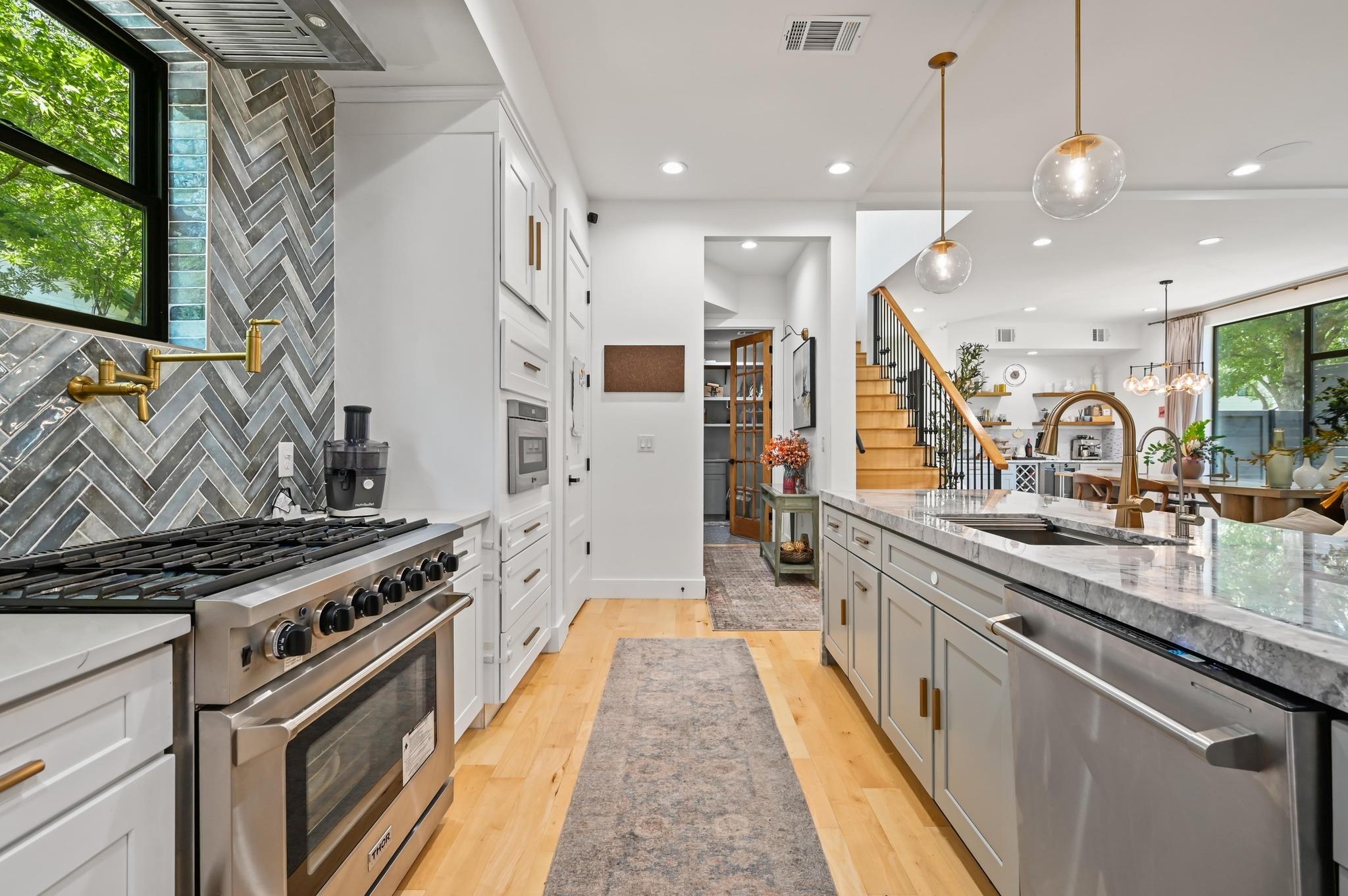Listing photo 1 of 7810  Hardy Dr