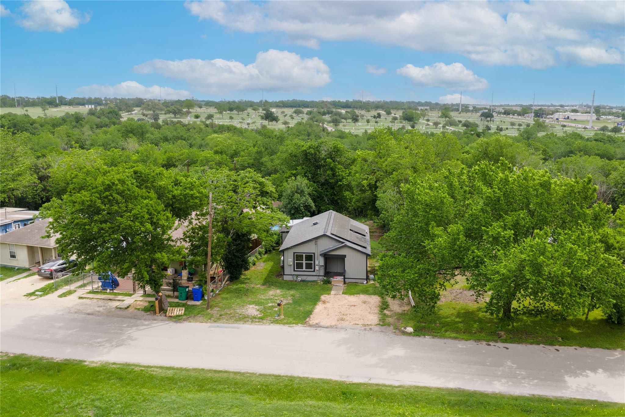 Listing photo 1 of 604  Burkett St