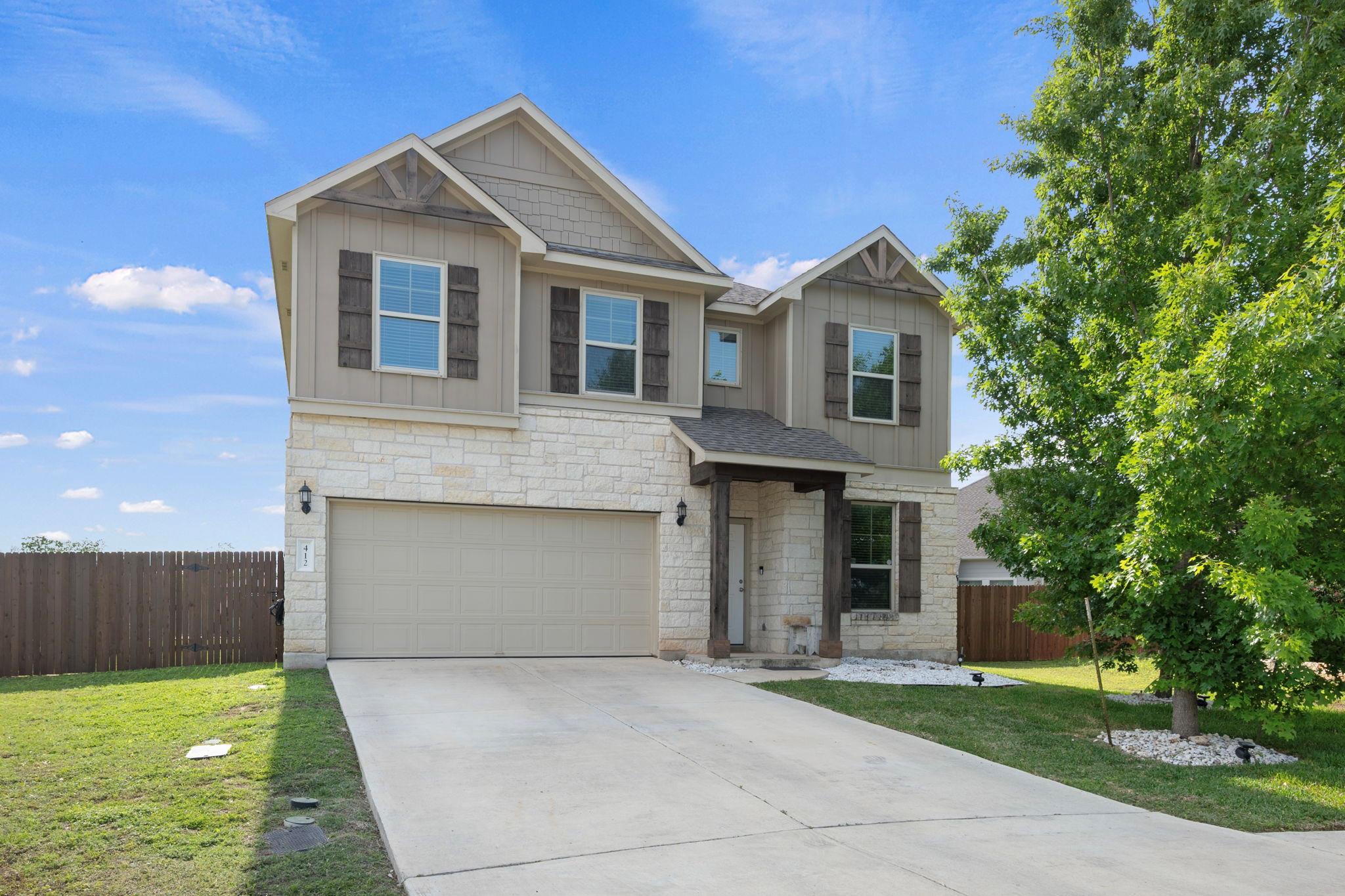 Listing photo 1 of 412  Perryville Loop