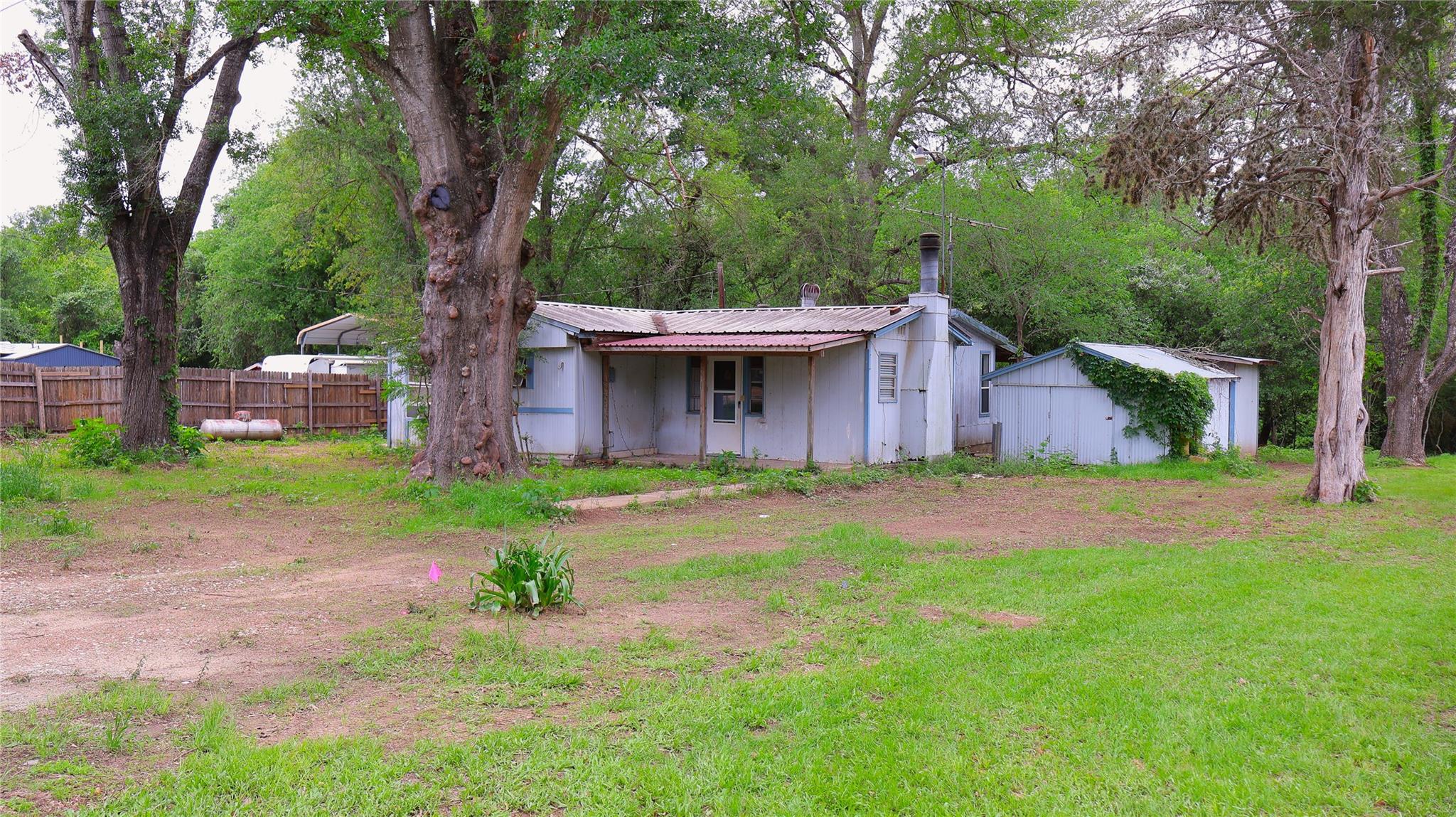 Listing photo 1 of 175  Ash St