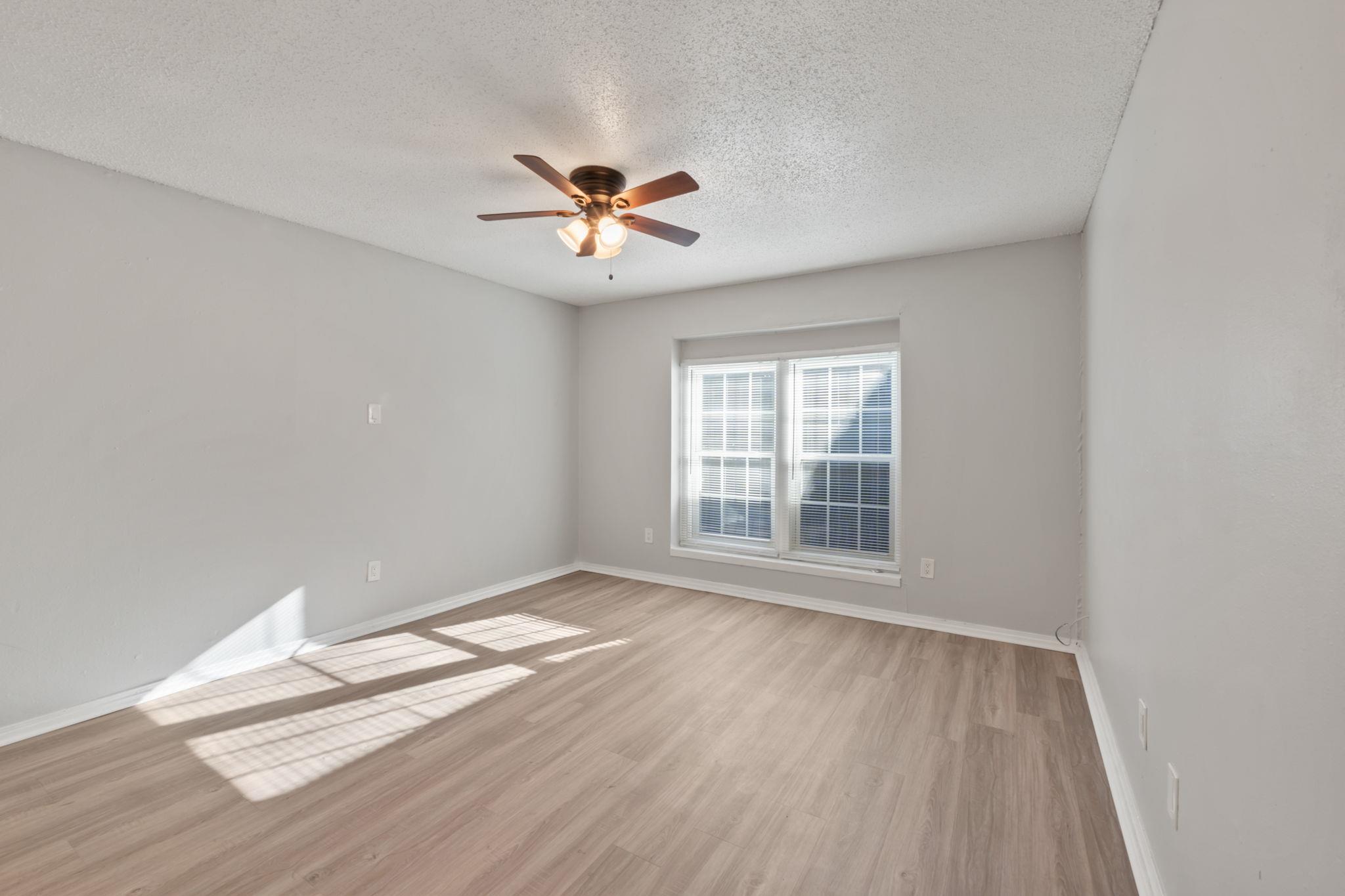 Listing photo 1 of 1720  Wooten Park Dr  #206