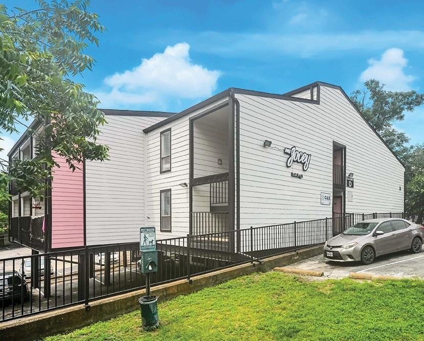 Listing photo 1 of 2808  Whitis Ave  #C208