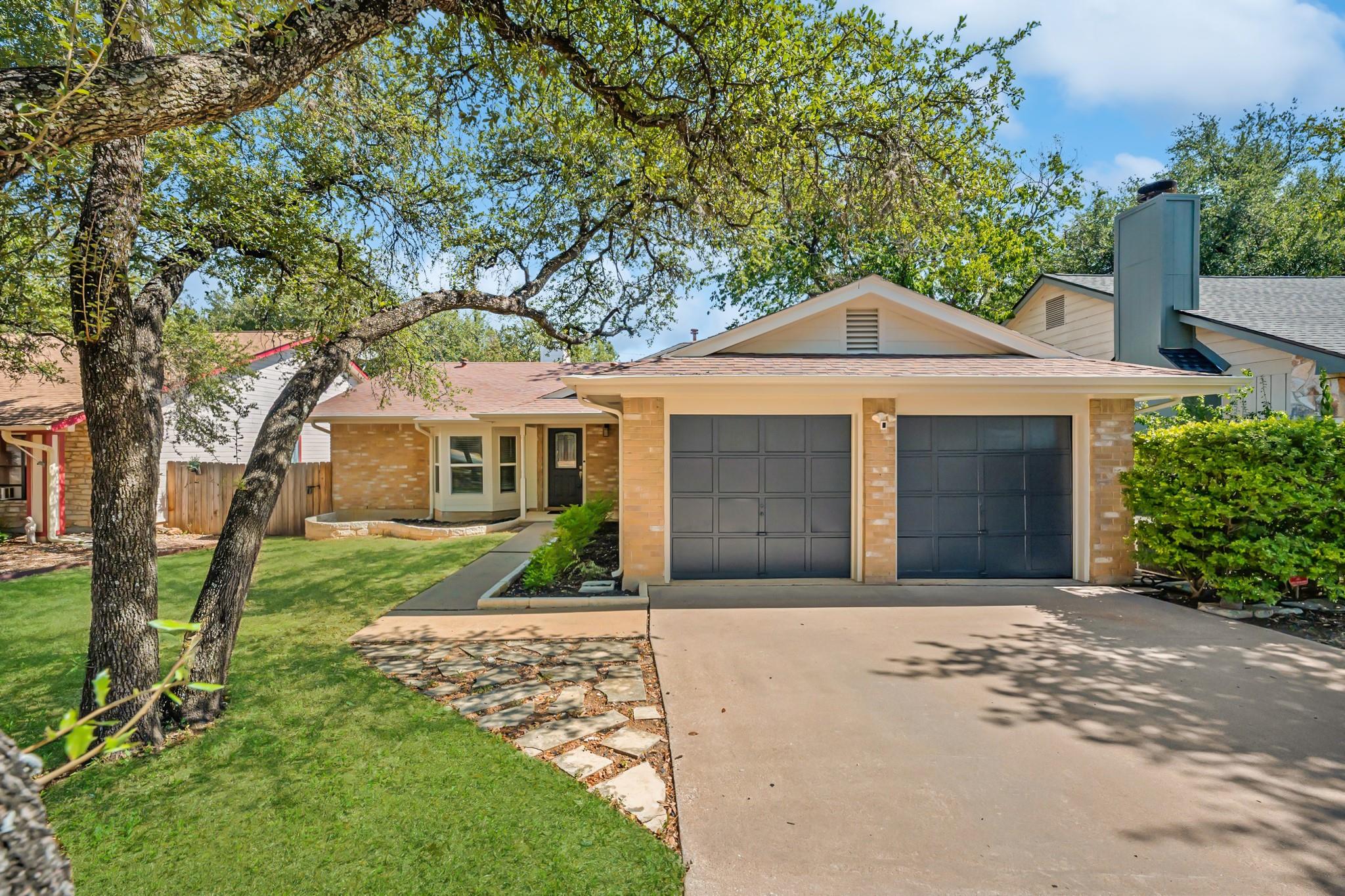 Listing photo 1 of 5810  Secrest Dr
