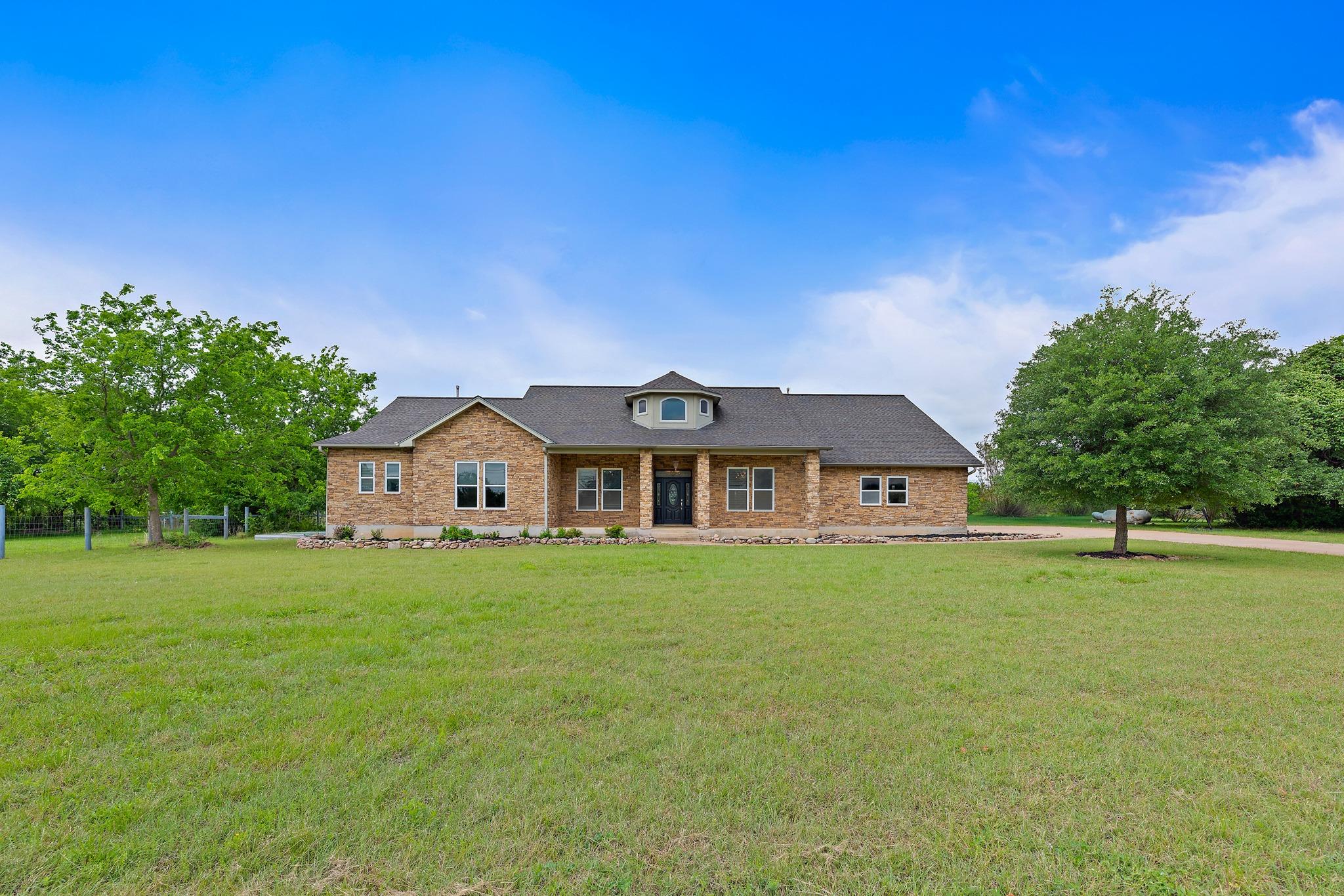 Listing photo 1 of 221  Mustang Mesa None
