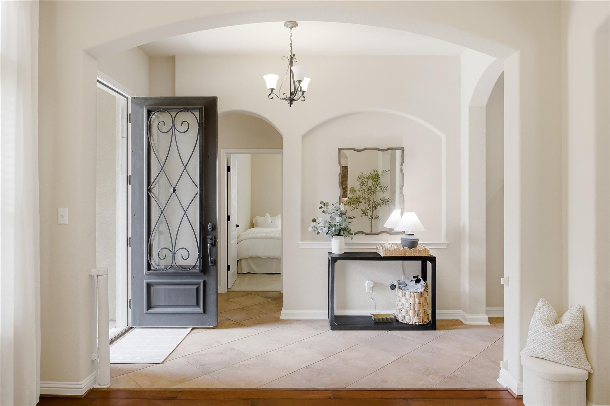 Listing photo 1 of 214  Bellagio Dr