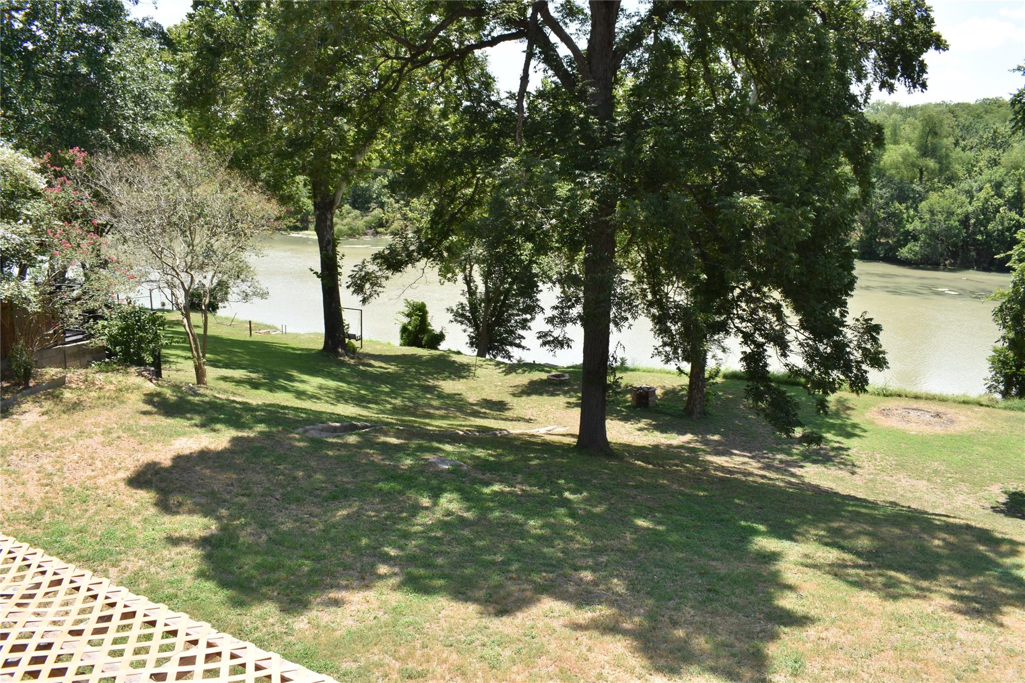Listing photo 1 of 315  River wood Dr