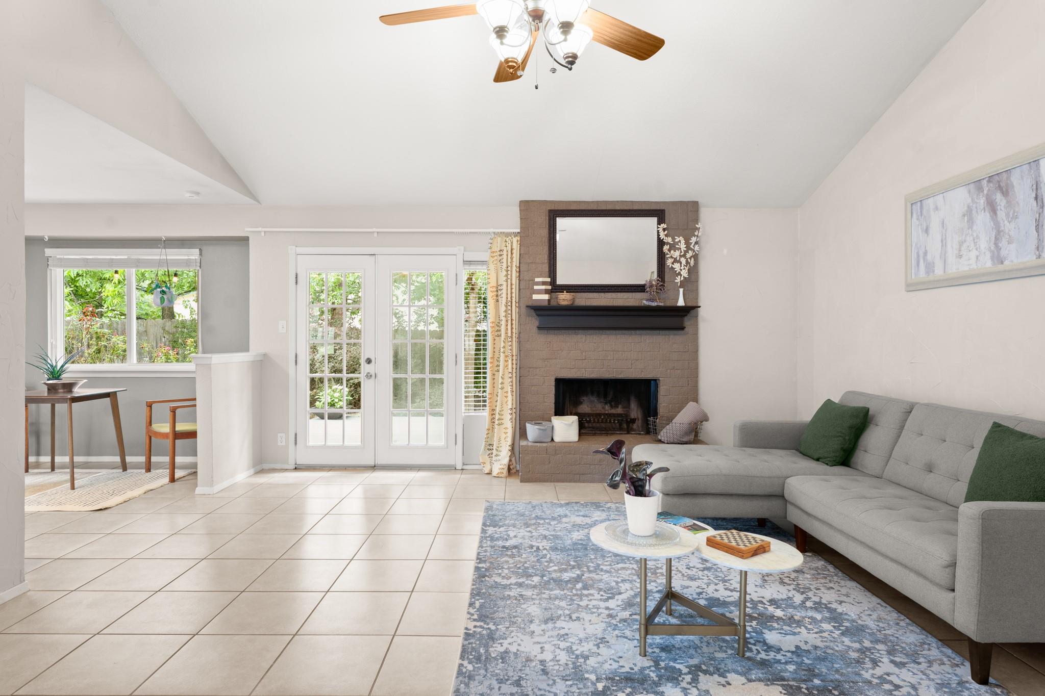 Ảnh nhà đang rao bán 1 của 8914  Sparkling Creek Dr
