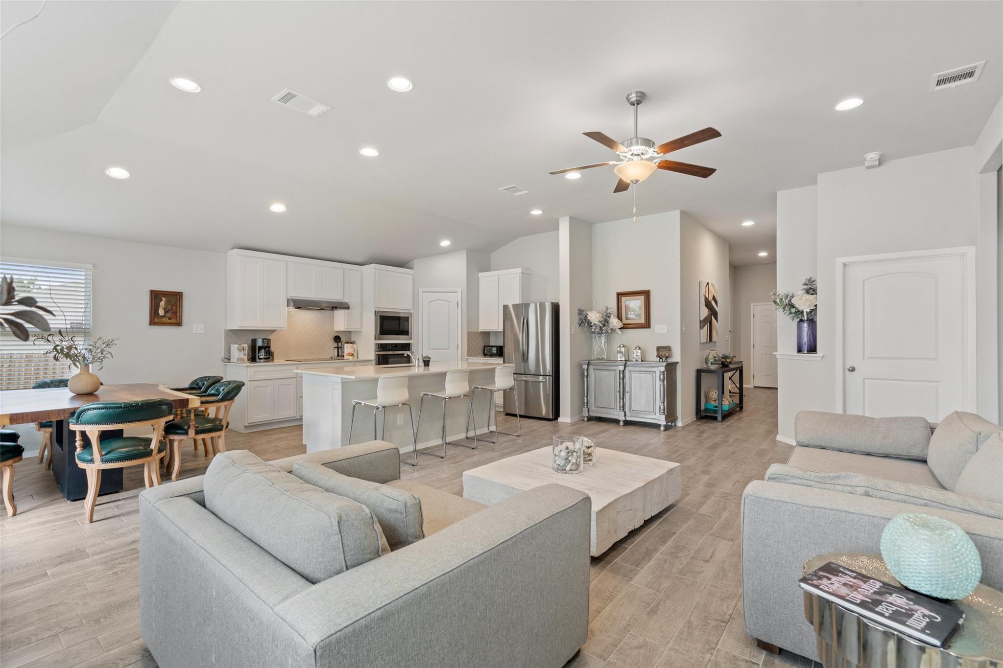 Listing photo 1 of 4302  Liberty Ln