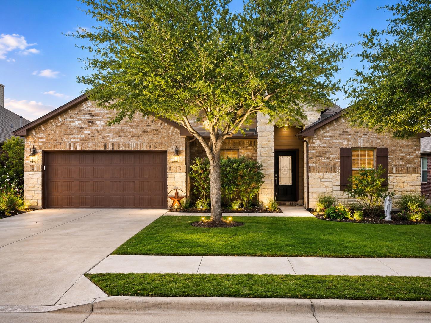 Listing photo 1 of 155  Rock Vista Run