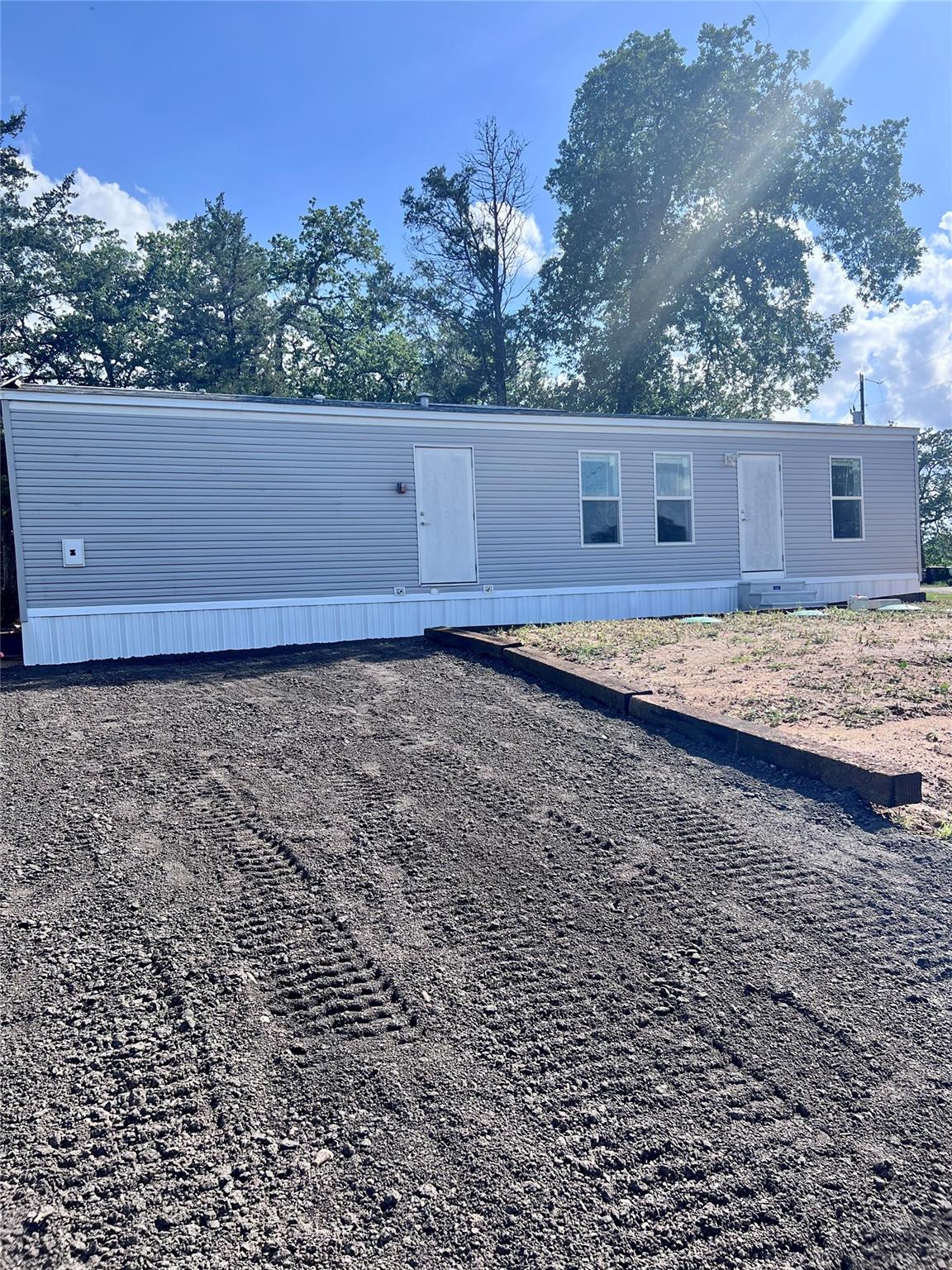 Listing photo 1 of 121  Kiowa Dr