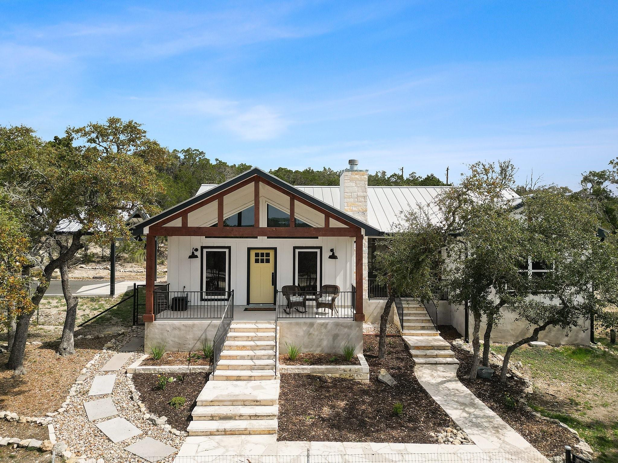 Listing photo 1 of 631  Lakeside Dr